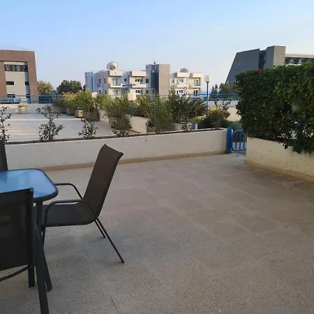 2 Bed With Pool, Beachfront דירה לימסול